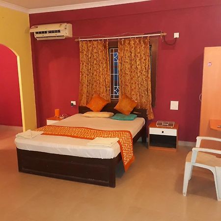 Midguard Sea View Hotel Олд Гоа Екстериор снимка