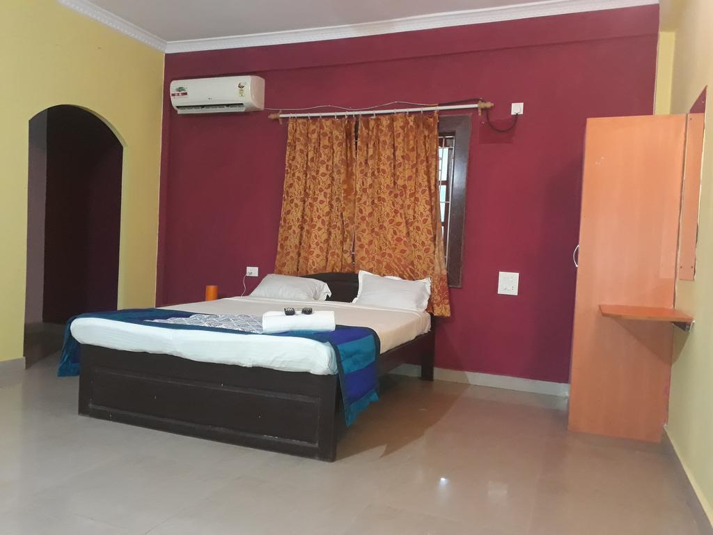 Midguard Sea View Hotel Олд Гоа Екстериор снимка